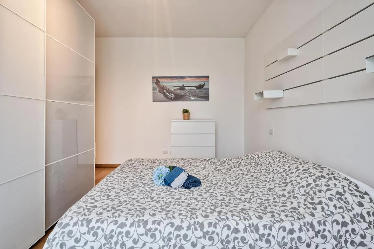 Apartment Casa Alessandro Con Piscina Lago Di Garda Salionze Italien