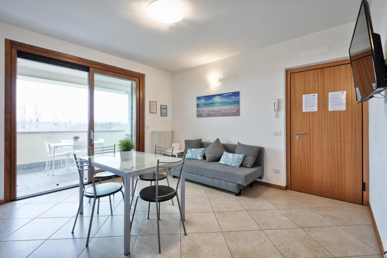 Apartment Casa Alessandro Con Piscina Lago Di Garda Salionze Italien
